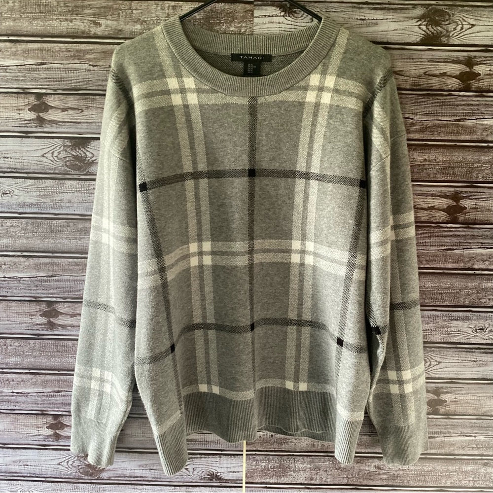 Tahari Women's Sweater Size XL‎